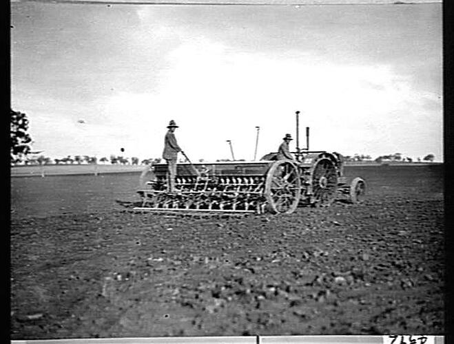 16 ROW `SUNTYNE' JUNEE, N.S.W.: APRIL 1927