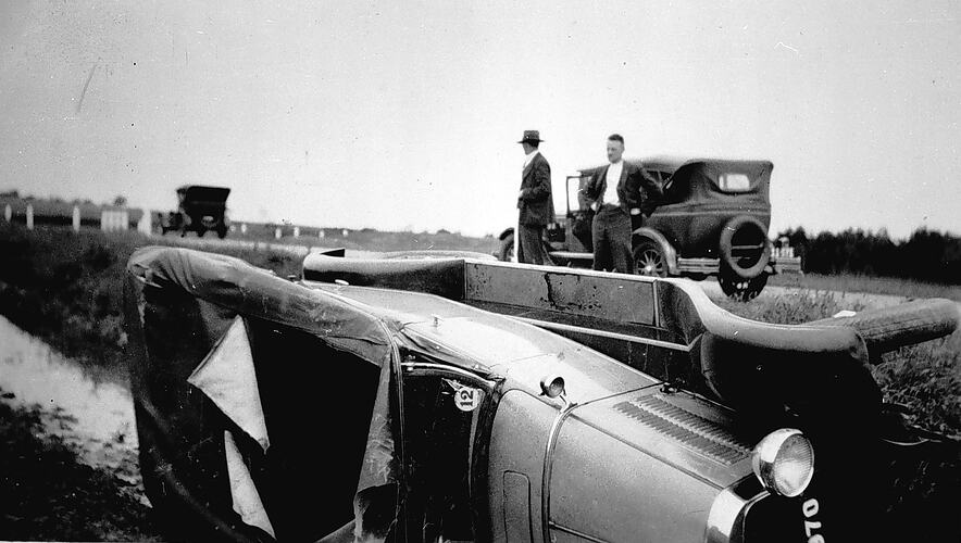 [An overturned car, Narre Warren, 1934.]