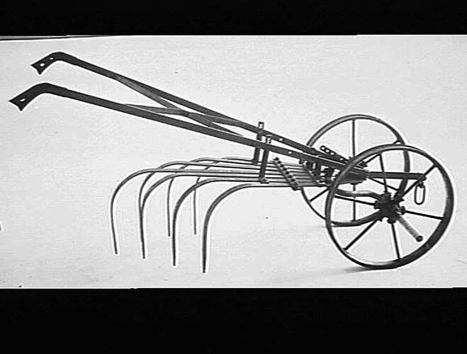 NO. 2 CANE WEEDER. OCT 1939