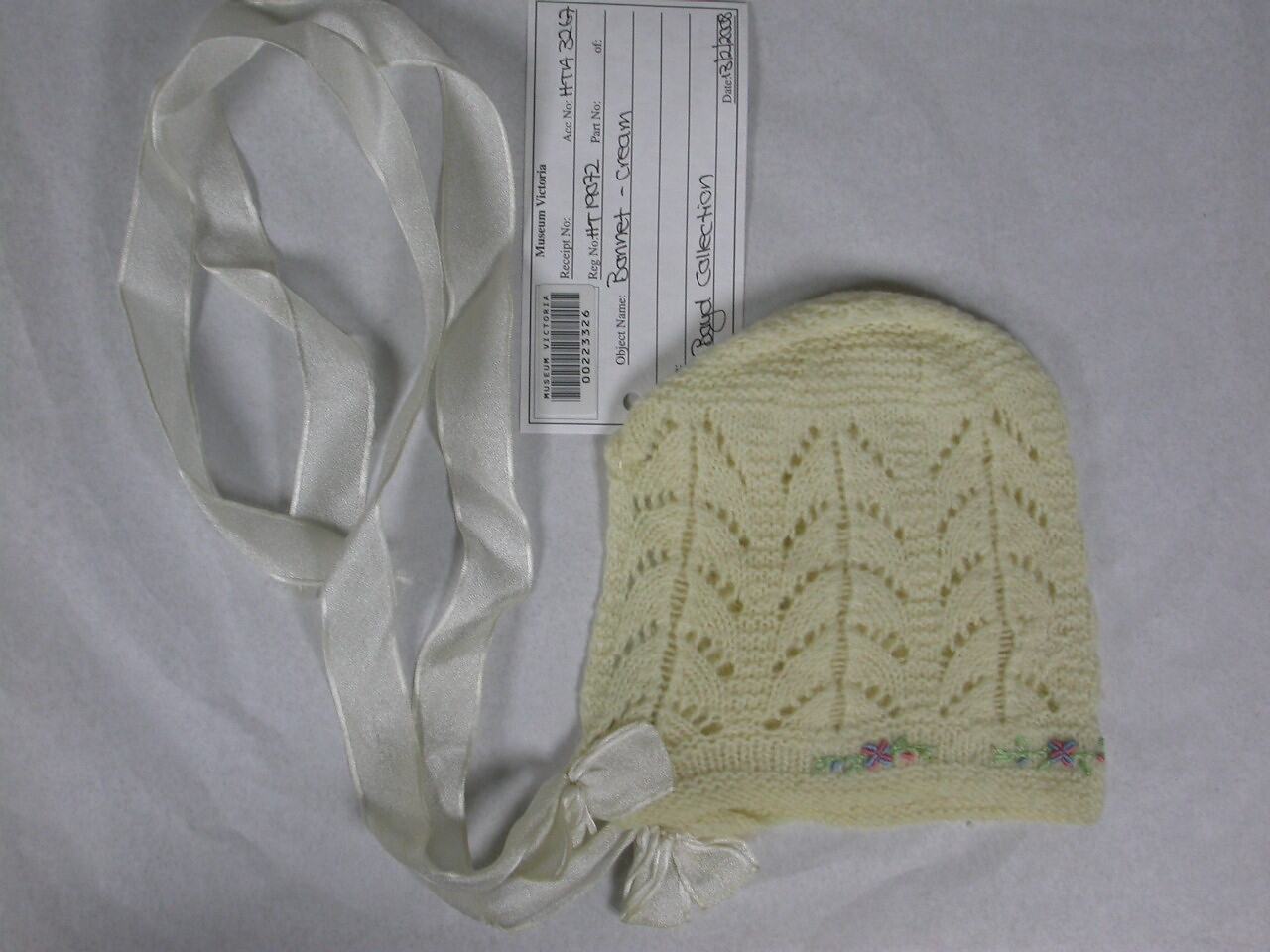 A Child’s Knitted Wardrobe in Postwar Australia: Reading the William Boyd Collection