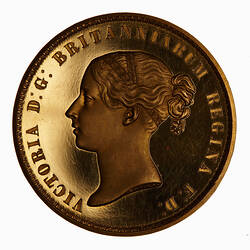 Pattern Coin - 5 Pounds, Queen Victoria, Great Britain, 1839 (Obverse)