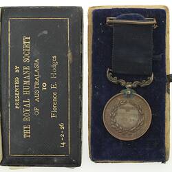 Medal - Royal Humane Society, Florence E. Hodges, Boxed, 1926