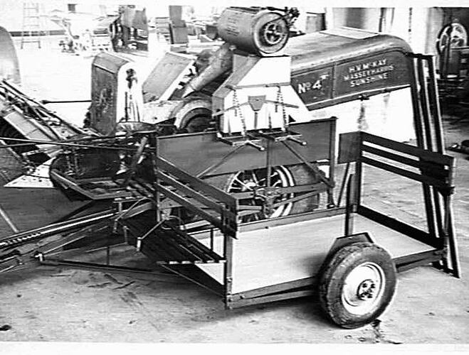 OPEN SIDE BAGGING PLATFORM, NON TIPPING TYPE. JULY 1948