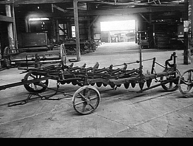 TRACTOR PULL FOR `SUNDERCUT': JULY 1926