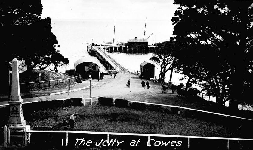 THE JETTY AT COWES.
