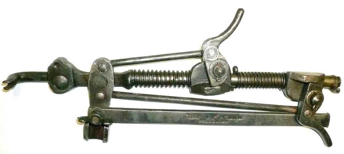 Wire Strainer - R.C. Duigan, 'Lock-Grip', Patent 1610/16