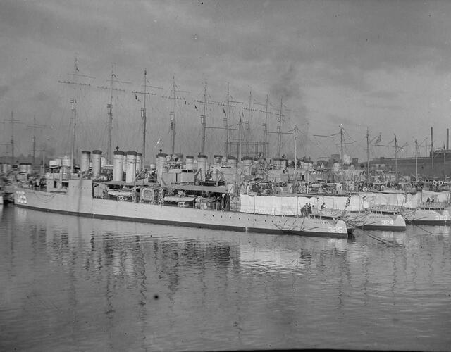 View of the US Naval Fleet, Victoria Dock, Me