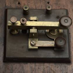Morse telegraph system model