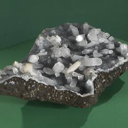 Fluorapophyllite-(K). [M 35712]