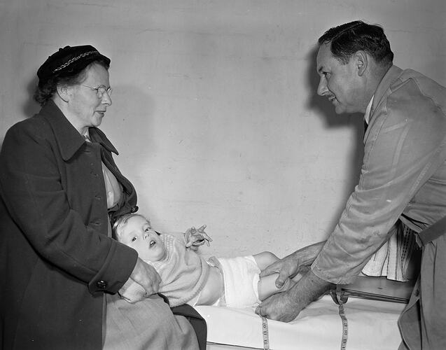 Royal Children's Hospital, Child Being Examined, Victoria, 17 Jun 1959
