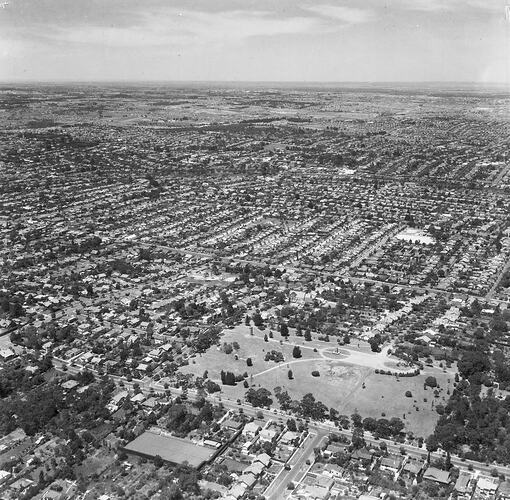 Monochrome aerial photograph of Balwyn.