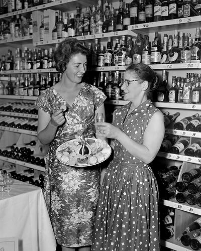 Thomas Hardy & Sons, Two Women in a Store, Toorak, Victoria, 27 Nov 1959