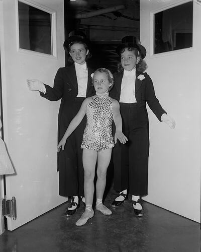 Swallow & Ariell Ltd, Child Performers at a Christmas Party, Port Melbourne, 19 Dec 1959