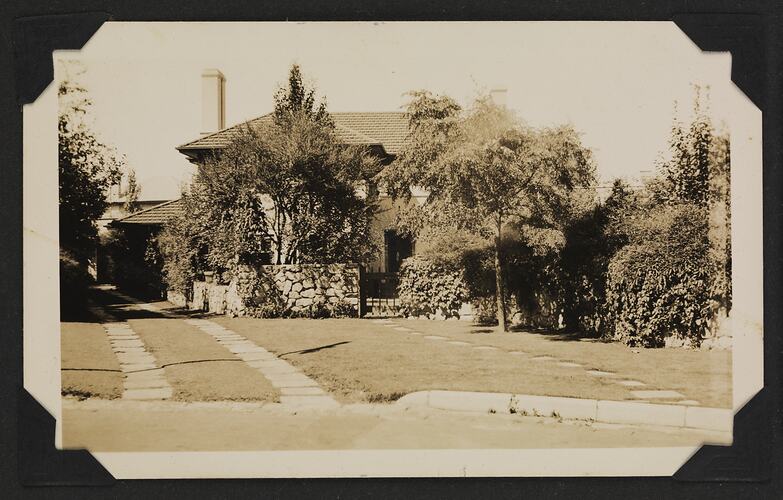 Street View of Rouse Family Home, Stonehaven Court, Toorak, circa 1935-1940