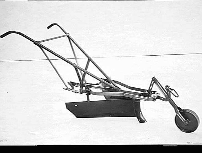 NO. 80 SCUFFLER WITH HILLER ATTACHMENT: NOV 1931