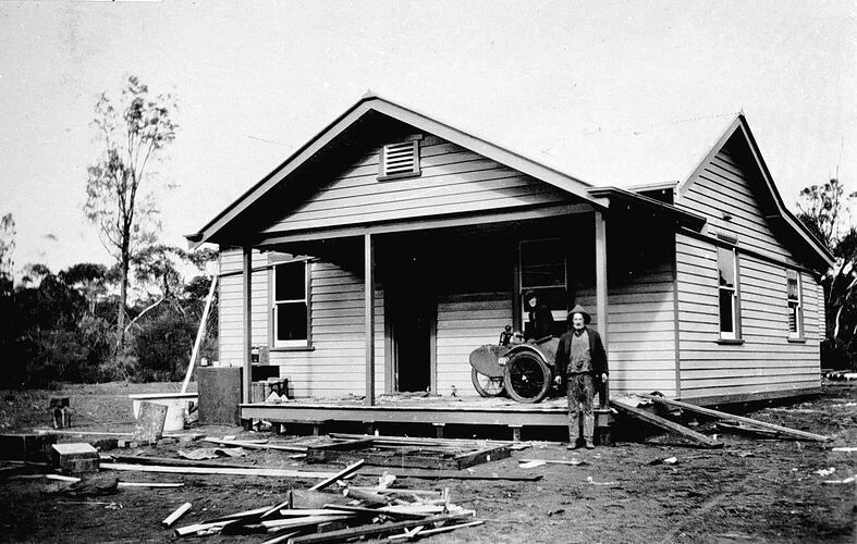 [A house being built on a soldier settlement block in the Mallee, Werrimull South, west of Mildura, 1928.]