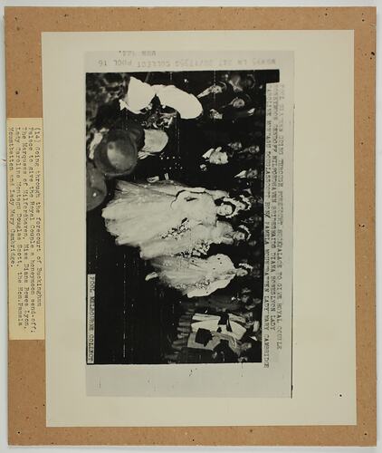 Picturegram - Giving the Royal Couple a Honeymoon Send-Off, Buckingham Palace, London, 20 Nov 1947