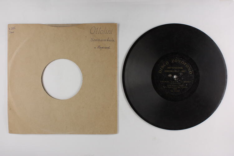 Disc Recording - Zonofono, Single Sided,  'Prendi L'anel Ti Dono' from 'Sonnambula', 1903-1910