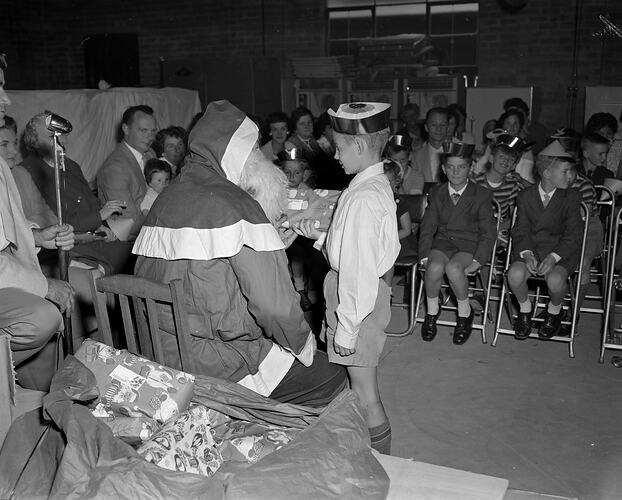 Commonwealth Fertilisers and Chemicals Ltd, Santa Claus & Child, Yarraville, Victoria, 12 Dec 1959