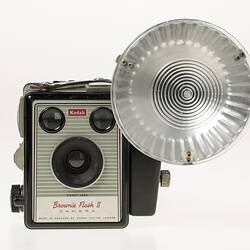 Camera - Kodak Limited, Kodak Brownie Flash II, England, 1957-1960