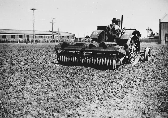 SUNPACKER AT WORK: JAN 1929