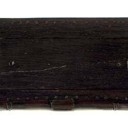 Dark wooden snuff box with sliding lid.