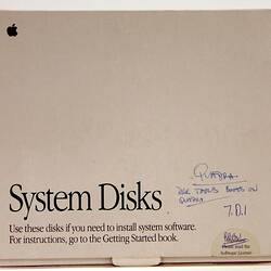 Computer System - Apple Macintosh Quadra 900