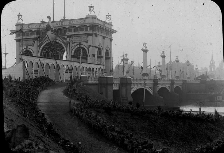 Lantern Slide - Federation Arch, Princes Bridge, Melbourne, Victoria, 1901. [BA 1269]