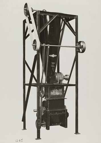 Photograph - Schumacher Mill Furnishing Works, 'Pulverizer', Port Melbourne, Victoria, 1942