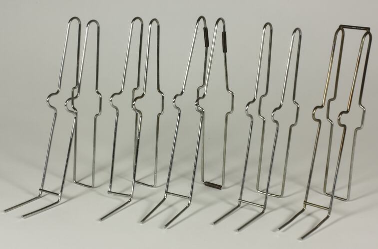 5 folded wire frames