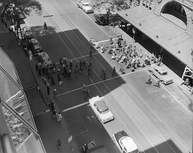 Melbourne City Council, Pedestrian Crossing, Melbourne, 11 Nov 1959