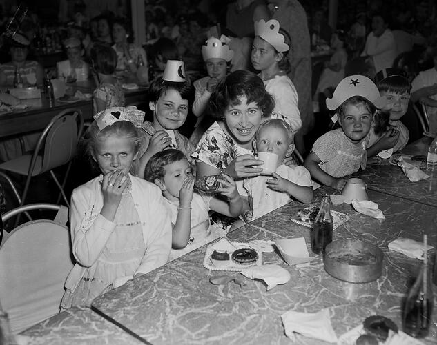Swallow & Ariell Ltd, Children at a Christmas Party, Port Melbourne, 19 Dec 1959