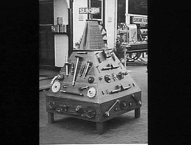 "TAKEN ON NO. 1 STAND. ROYAL SHOW SEPT 1948"