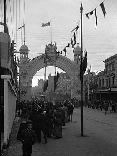 Glass Stereograph Negative - Federation Celebrations, Citizen's Arch 