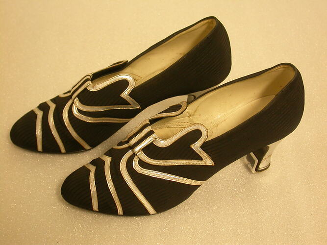 Pair of Shoes - Court, Black and Silver