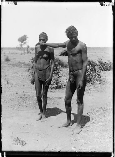 Releasing from ban of silence after Warumungu mourning ceremonies, Tennant Creek, Northern Territory, Australia, 1901