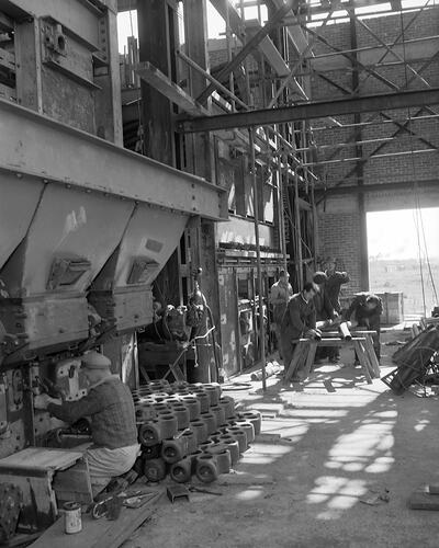 Davies Coop & Co, Workers at Factory, Kingsville, Victoria, Sep 1954