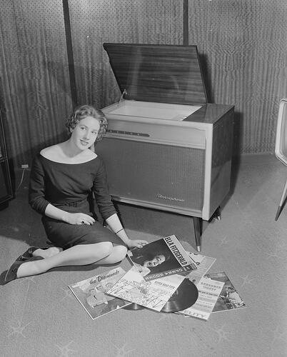 Astor Electronics, Miss Radio Modelling, Victoria, 03 Sep 1959