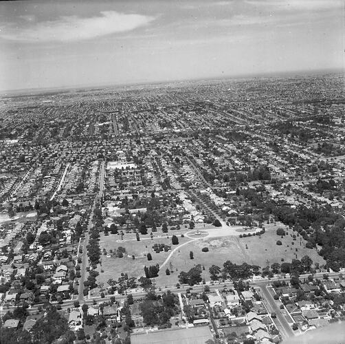 Monochrome aerial photograph of Balwyn.