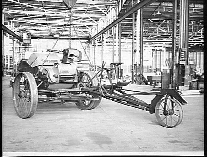 NO 6 HEADER ON SLINGS: JUNE 1949