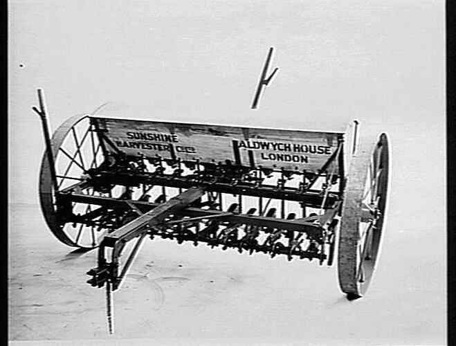 DISC DRILL CONVERTED TO HOE DRILL (ENGLISH TYPE). JUN 1943