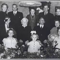 Digital Photograph - Gravemaker Family, Netherlands, circa 1940