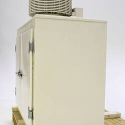 Refrigerator - General Electric, Monitor Top, Cream