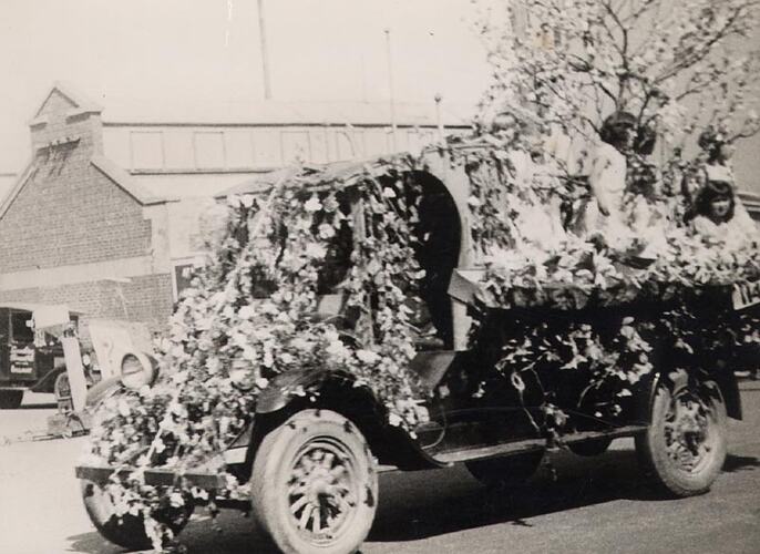 Photograph - Decorated Truck, Ballarat, 1935