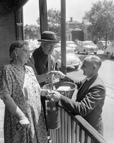 Melbourne City Council, Food Delivery, Melbourne, 06 Nov 1959