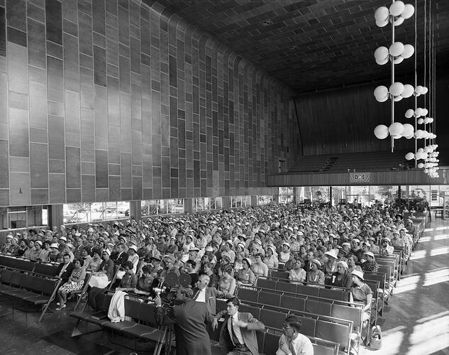 Australian Institute of Management, Seated Crowd, Wilson Hall, Melbourne, 29 Feb 1960