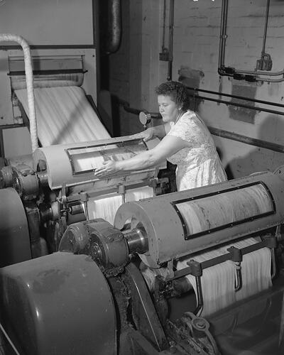 Felt & Textiles of Australia, Women Using Machinery, Victoria, 17 Nov 1960