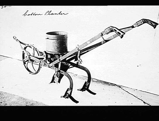 24-11-22: COTTON PLANTER