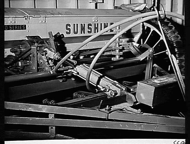 REMOTE CYLINDER FOR `SUNTYNE': AUG 1954