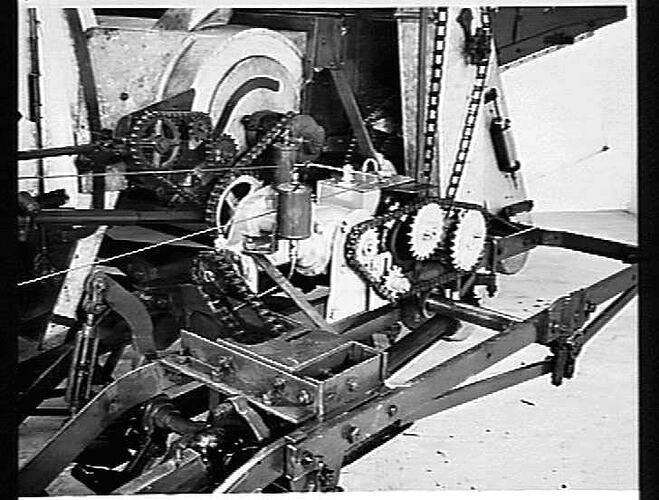 NO. 4 HEADER MAIN DRIVES. AUG 1946